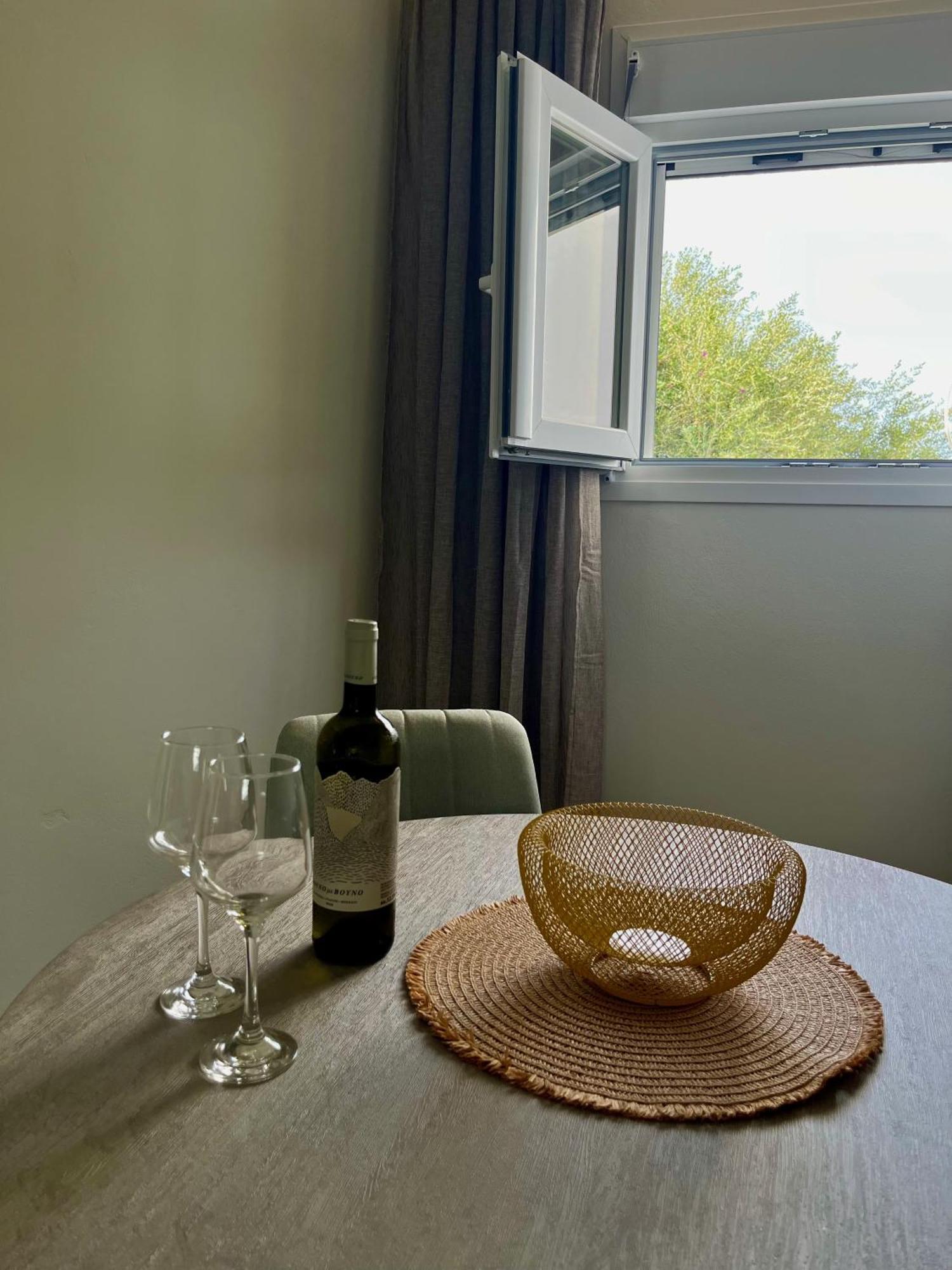 Relax Under The Mulberry Tree Istro